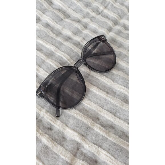 🆕SOJOS Womens Shiny Black Classic Round Retro Vintage Large Frame Sunglasses - Picture 3 of 8